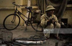 Chùm ảnh cuộc sống sinh động của người dân Hà Nội năm 1994. Theo: Ảnh Hà Nội Xưa